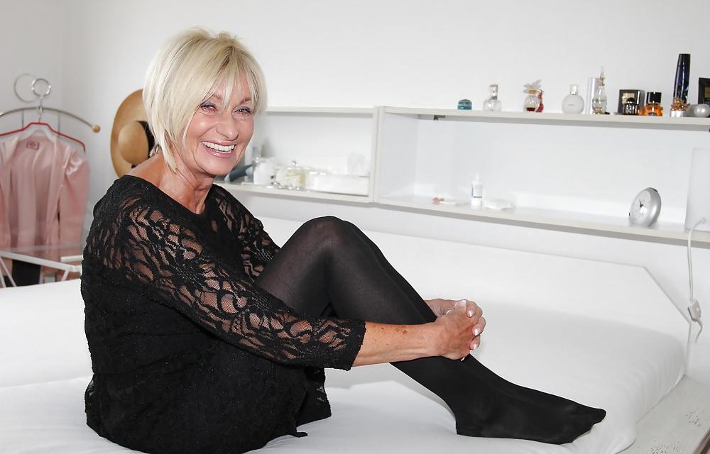 14P Alluring Granny!