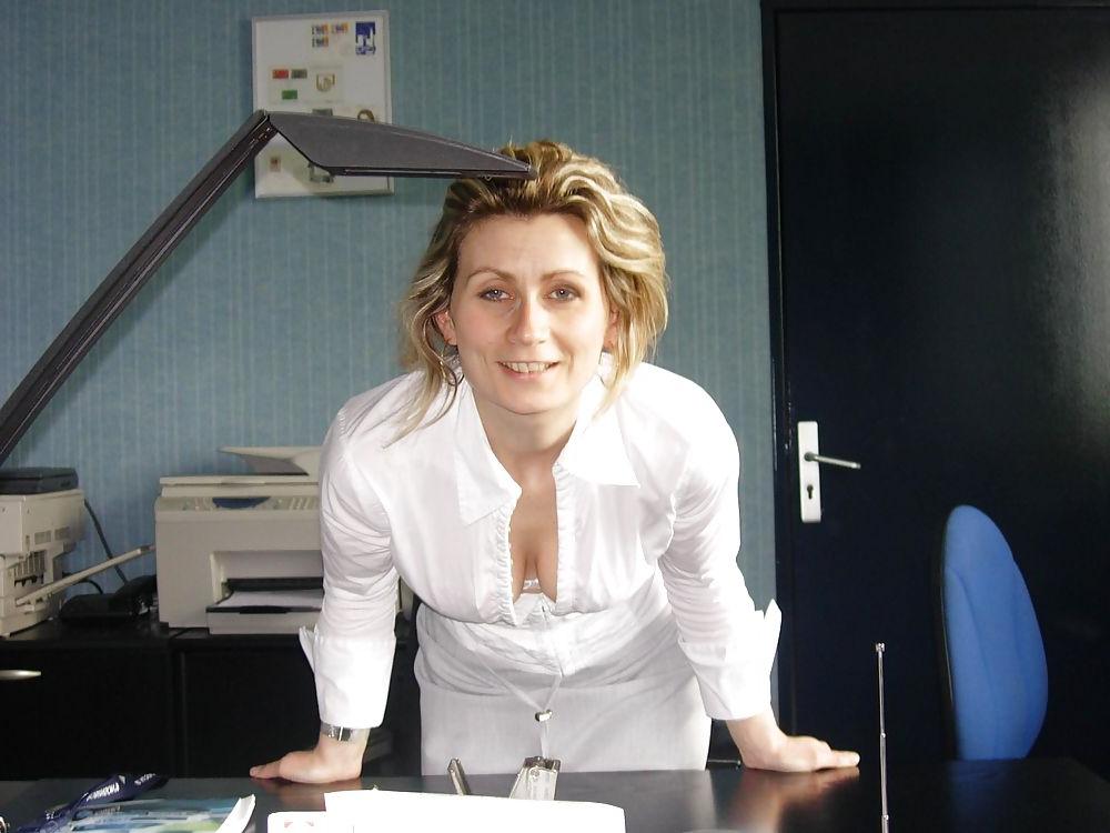 25P French Amateur MILF Camille175