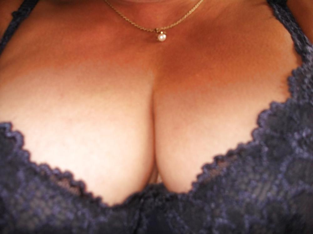 23P Alluring Granny! (55 y.o.)