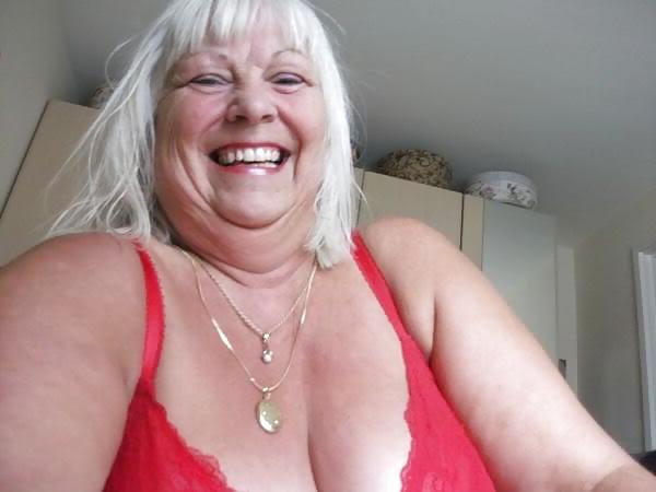 23P Alluring Granny! (55 y.o.)