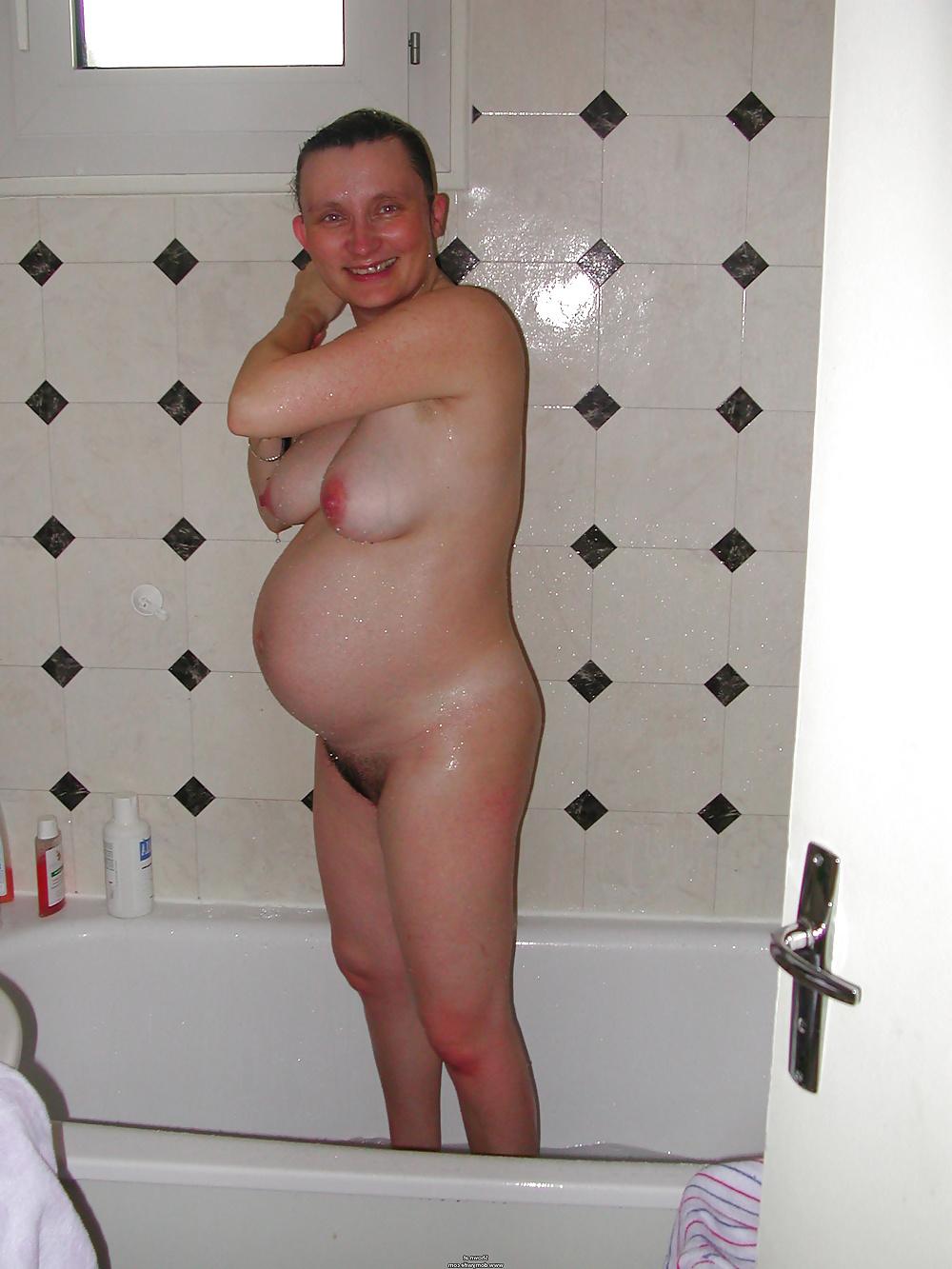 25P Pregnant amateur private colection...if you know her
