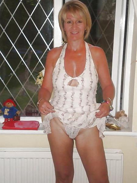 25P Only the best amateur mature ladies wearing white panties.1