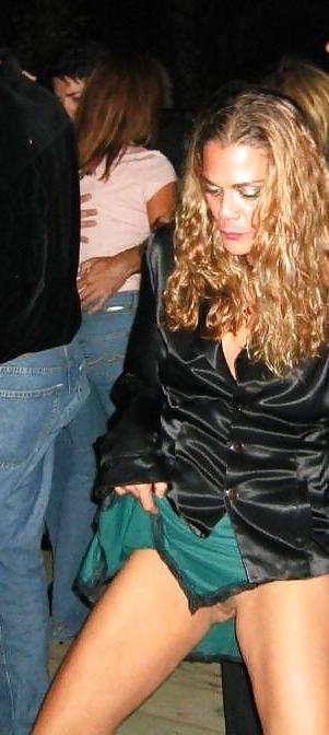 25P Amateur matures pokies,downblouse and upskirt 4.