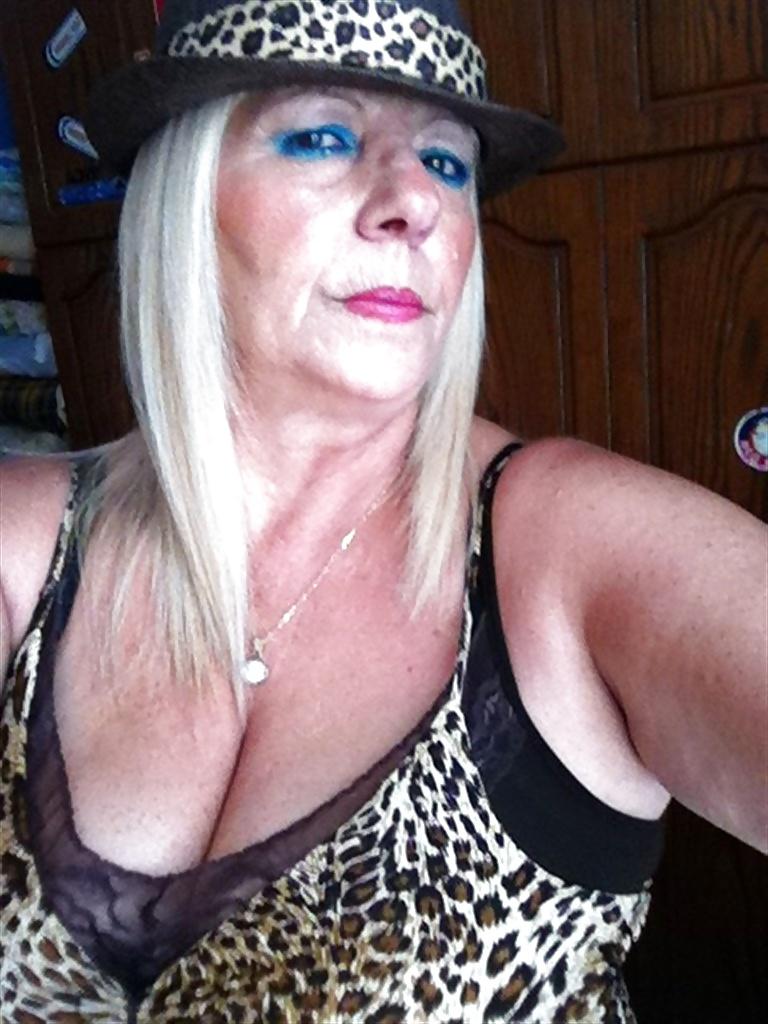 10P Alluring Granny! (GILF, Cleavage, Non-Nude)