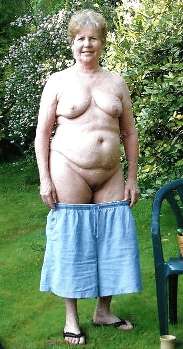 17P Amateur Mature Granny Yummy Tits & Pussy