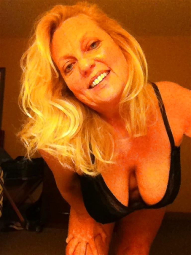 20P Alluring Granny! (54 y.o. Nancy)