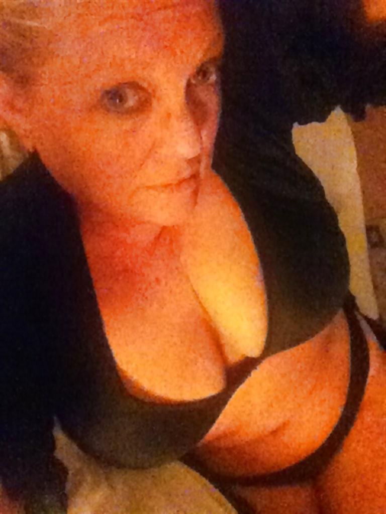 20P Alluring Granny! (54 y.o. Nancy)