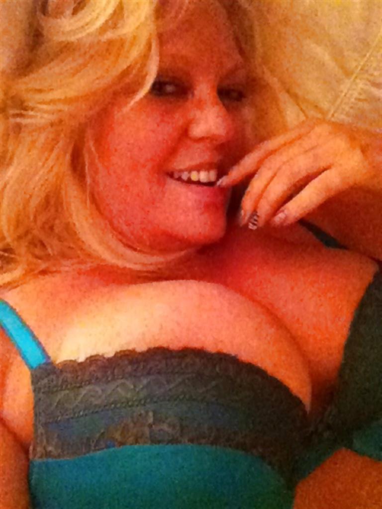 20P Alluring Granny! (54 y.o. Nancy)