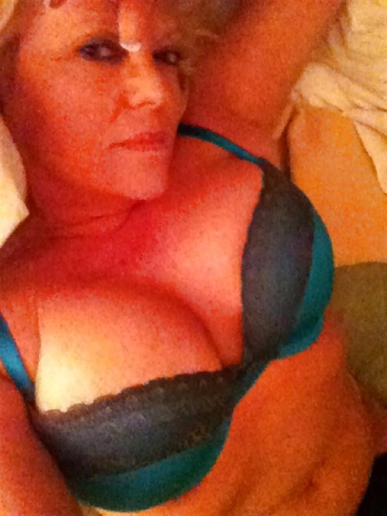 20P Alluring Granny! (54 y.o. Nancy)