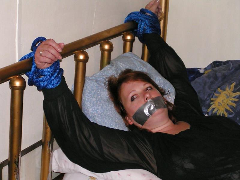 25P Amateur Bondage 1