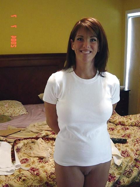25P Only the best amateur mature ladies.63