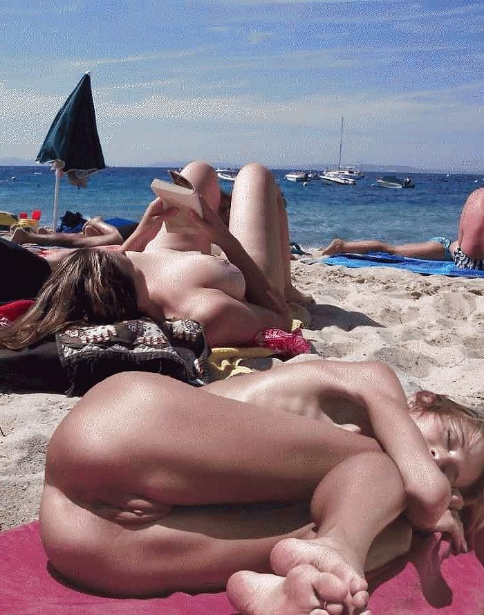 25P Amateur girls on beach 3