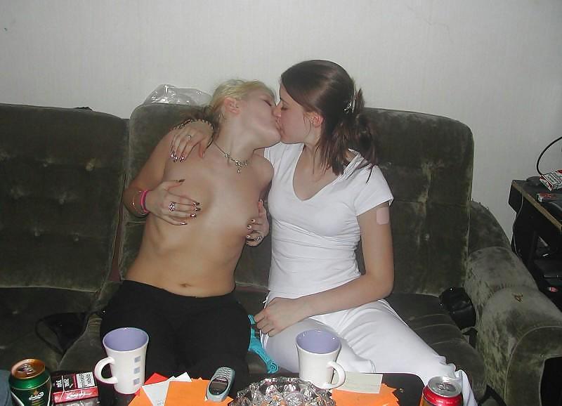 25P Amateur Lesbians Pt 1
