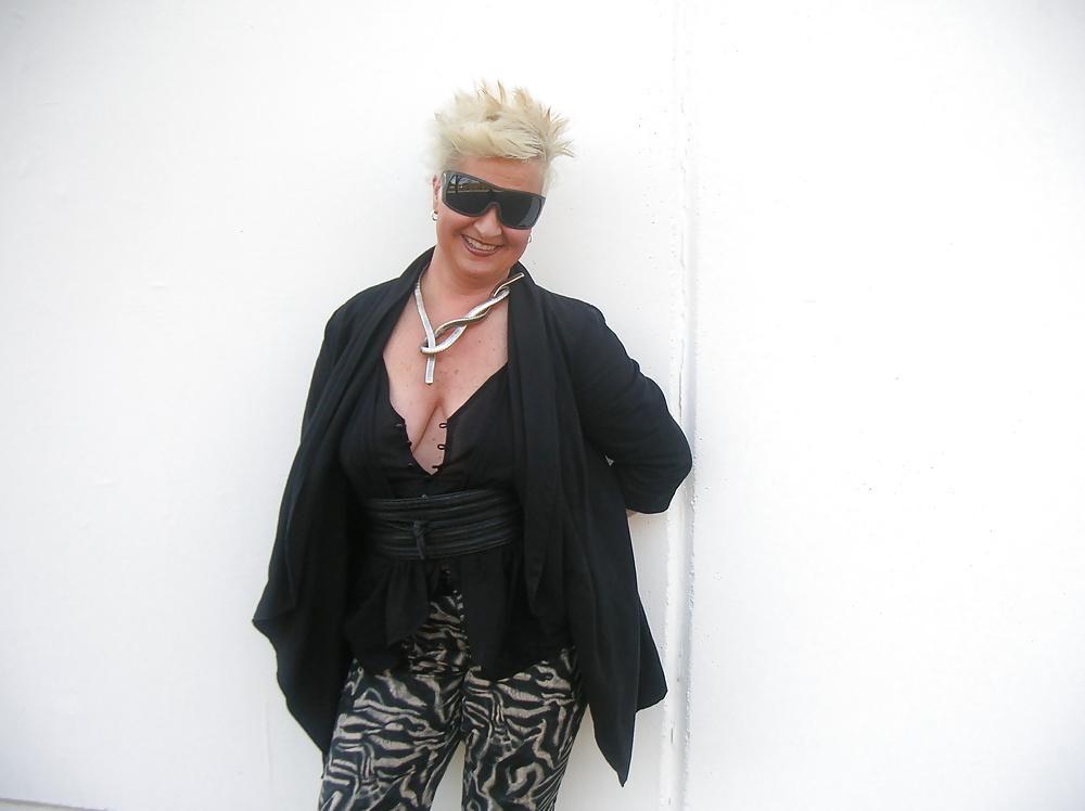 14P Alluring Granny! (GILF. Cleavage, Non-Nude)