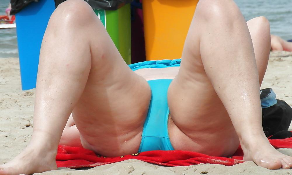 25P Sexy Grannies on the beach! Amateur SpyCam!