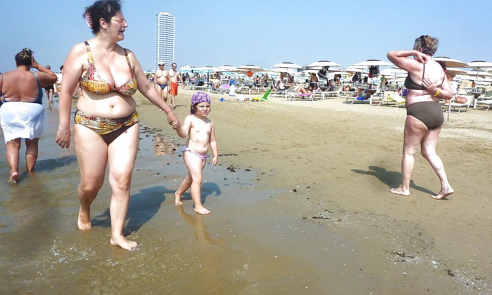 25P Sexy Grannies on the beach! Amateur SpyCam!
