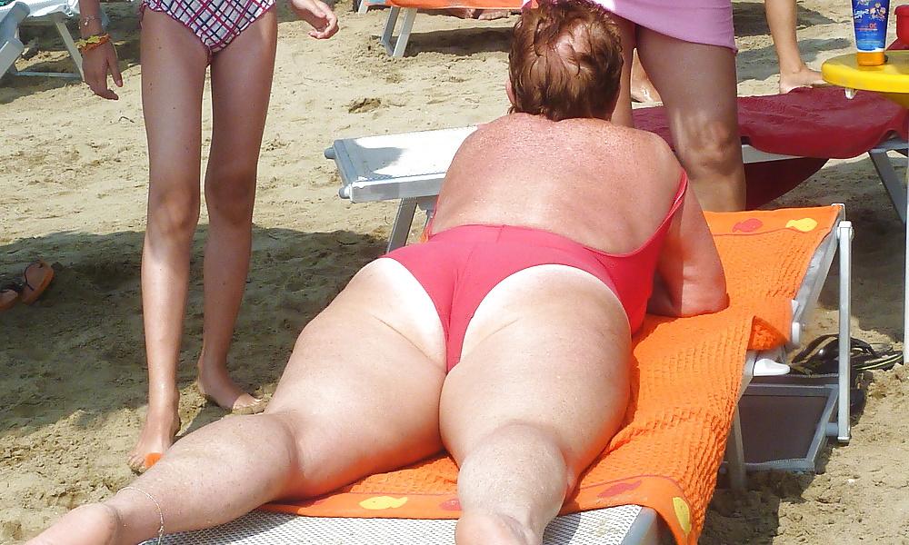 25P Sexy Grannies on the beach! Amateur SpyCam!