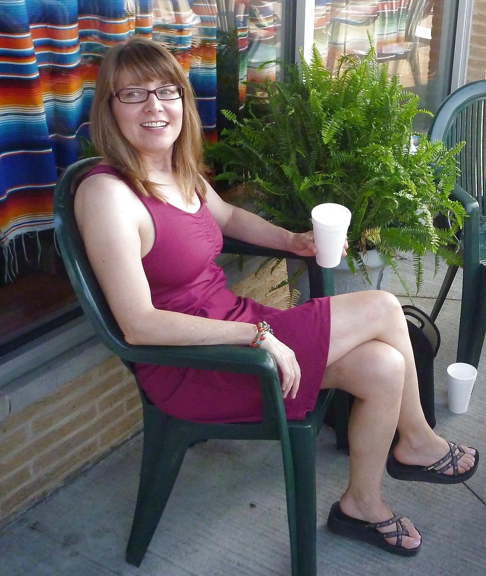25P Sexy Amateur Mature Wife pics found on husbands computer
