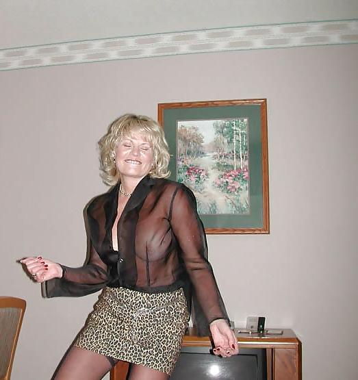 17P Beautiful mature amateur babe.