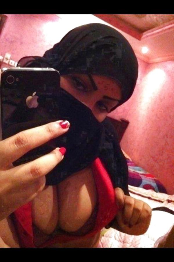 25P ARAB AMATEUR MUSLIM BEURETTE HIJAB BNAT BIG ASS vol.20