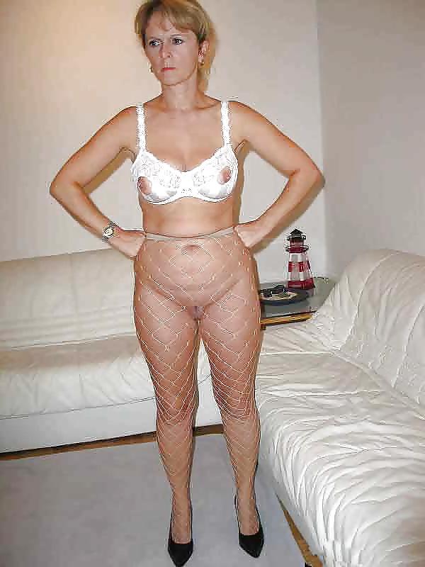 25P Only the best amateur mature ladies wearing PH 4.
