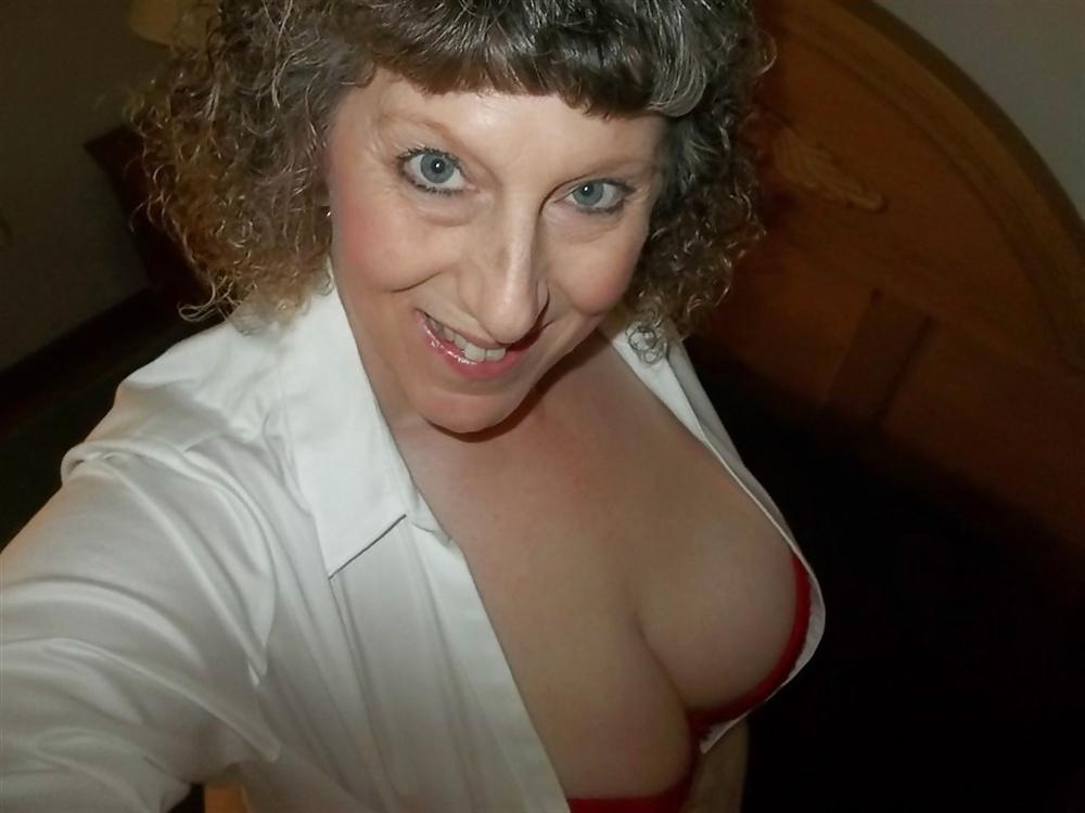 23P Alluring Granny! (51 y.o. Denise)