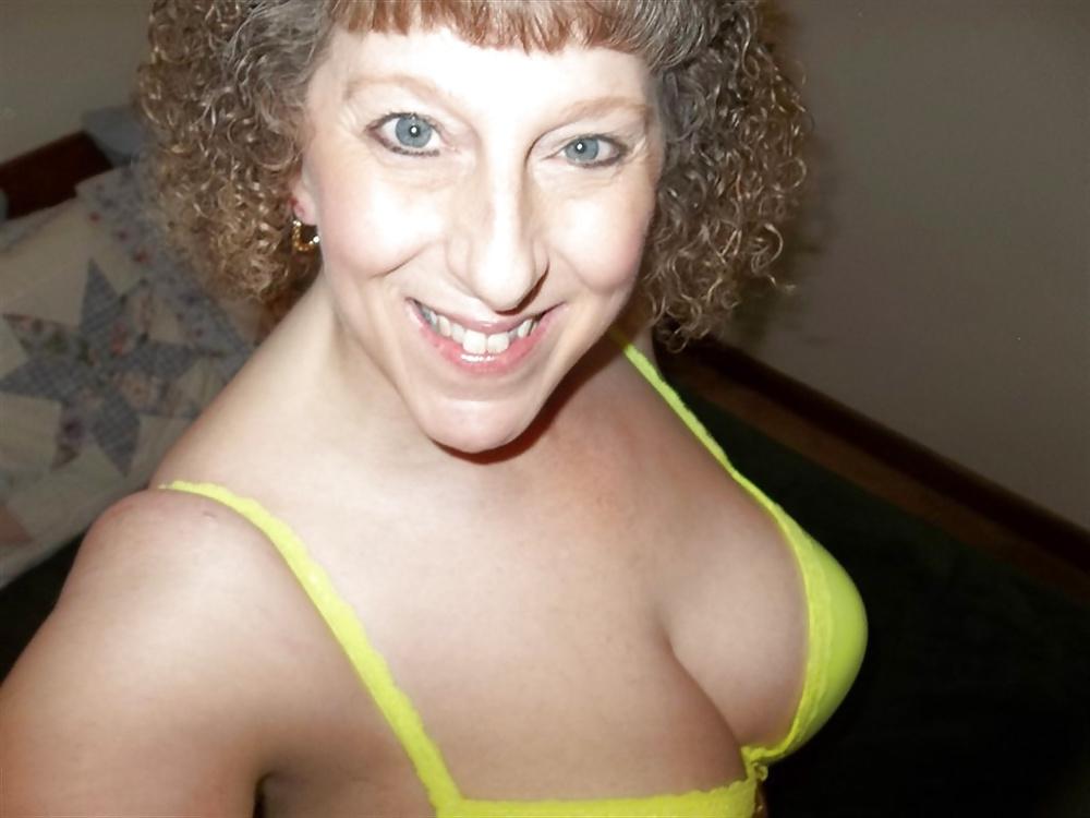 23P Alluring Granny! (51 y.o. Denise)