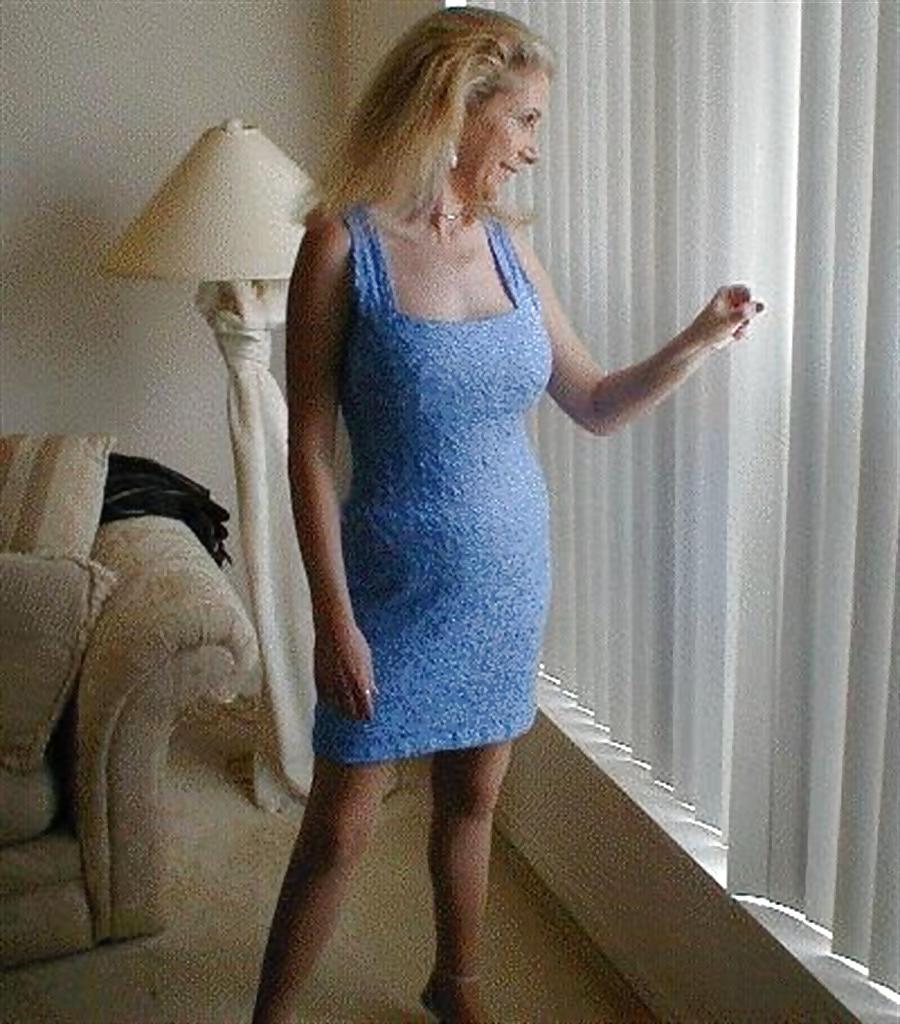 25P Alluring Granny!