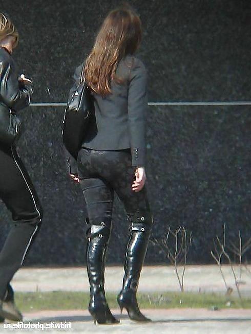 25P Amateur Latex Ass Erotica By twistedworlds