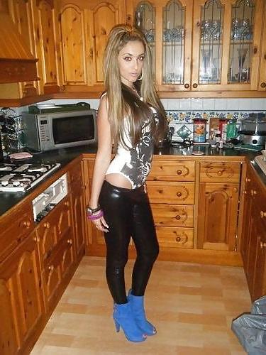 25P Amateur Latex Ass Erotica By twistedworlds