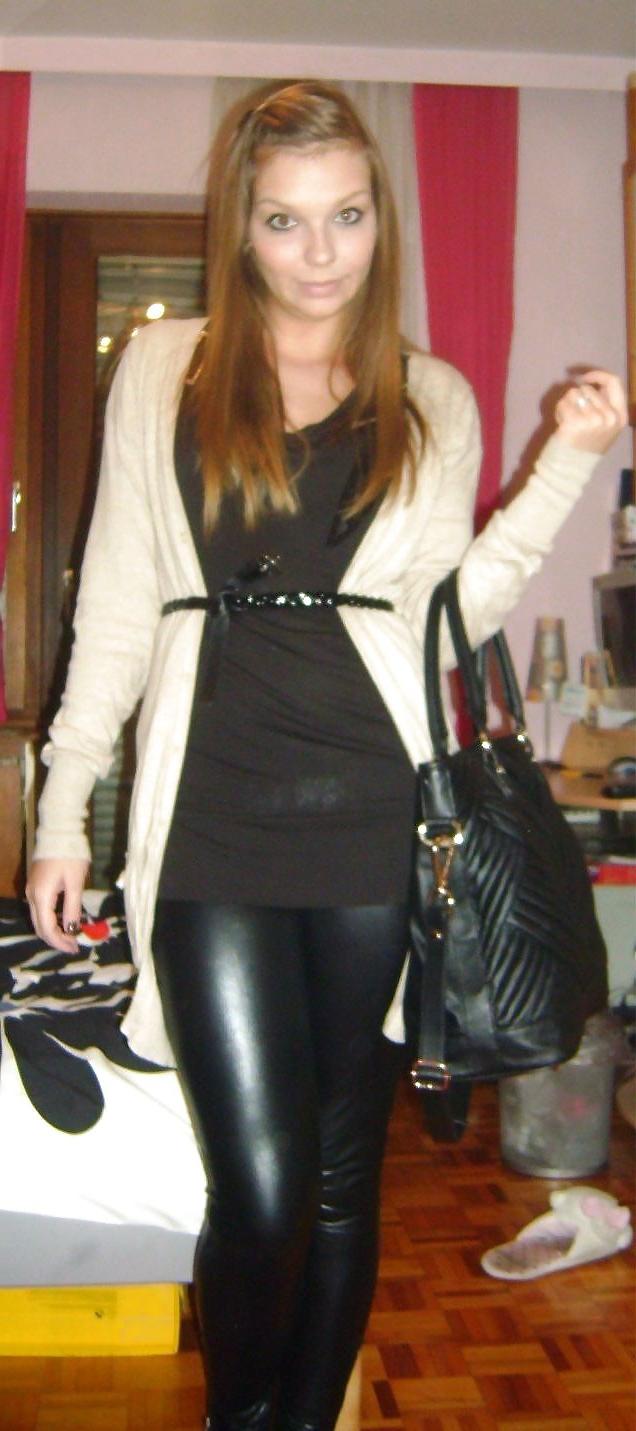 25P Amateur Latex Ass Erotica By twistedworlds