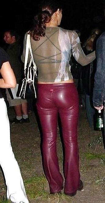 25P Amateur Latex Ass Erotica By twistedworlds