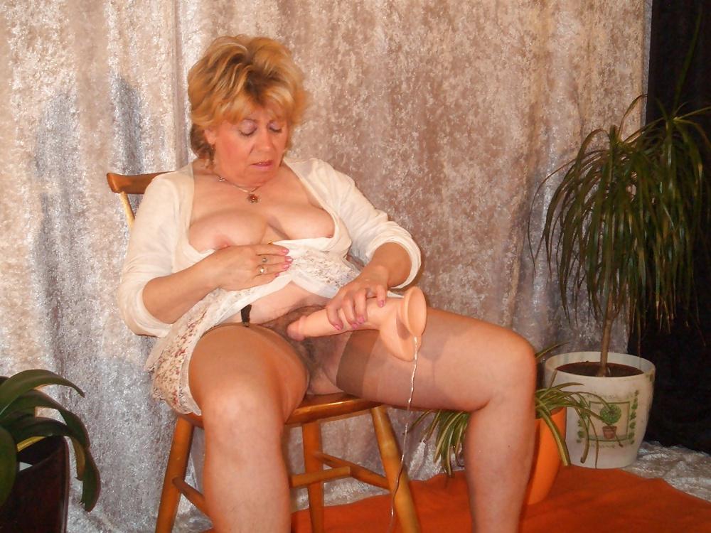 22P Alluring Granny!