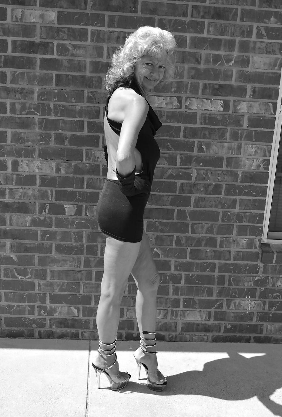 16P Alluring Granny! (Non-Nude)