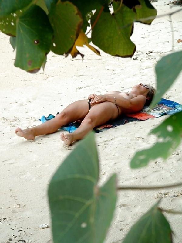 25P More Fun In the Sun Amateur Public Sex