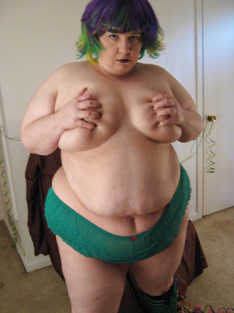25P FAT MATURE AMATEUR WITH BIG BELLY