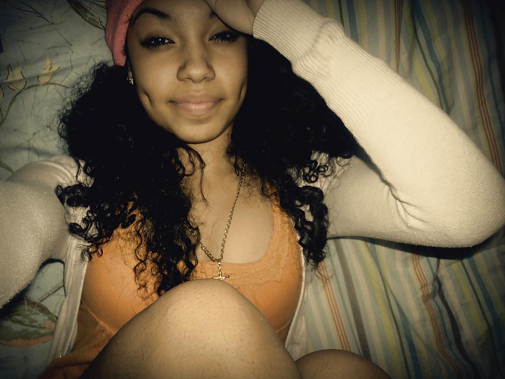 25P Amateur Black Girls Vol 12