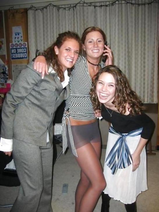 25P Amateur babes wearing pantyhose.4