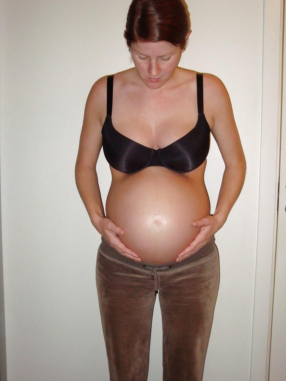 25P Amateur preggo babes and pregnant matures
