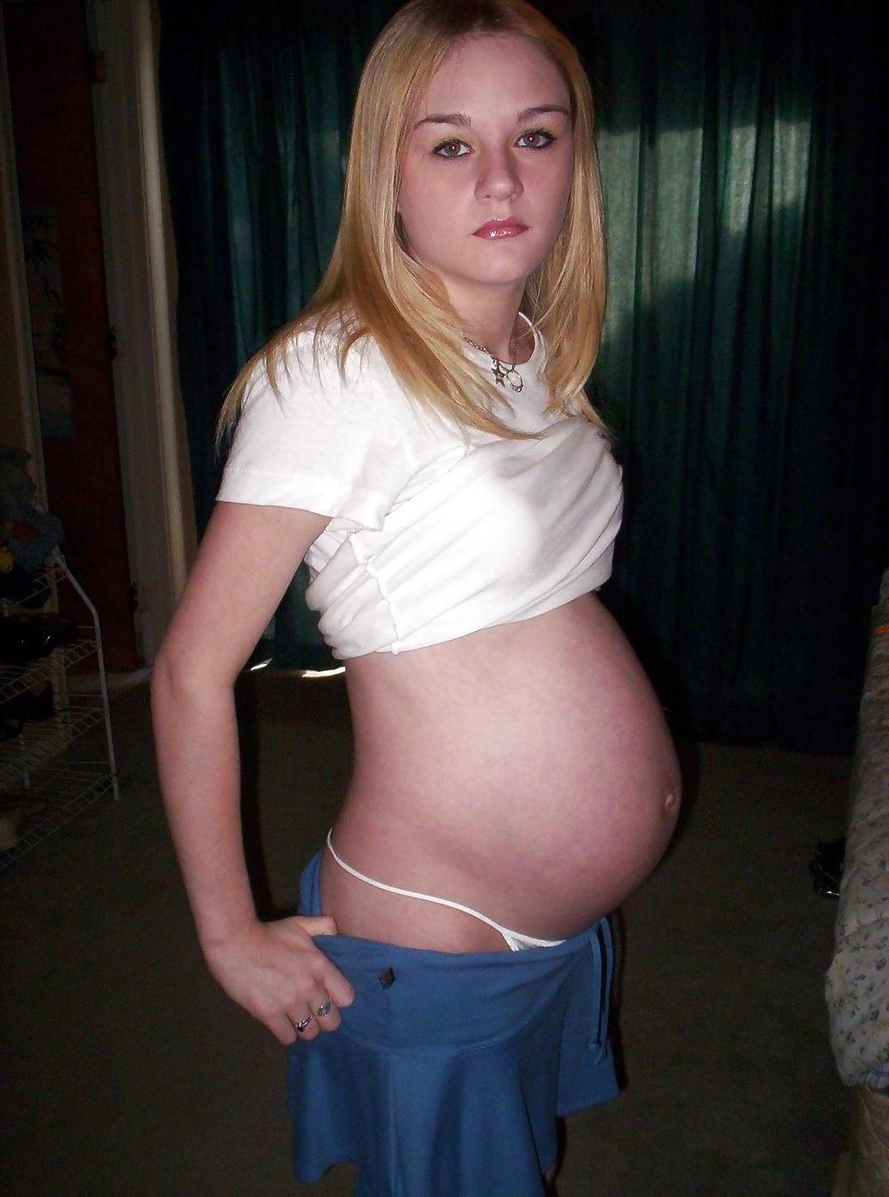 25P Amateur preggo babes and pregnant matures