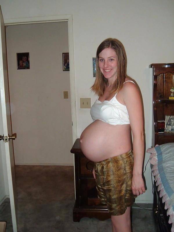 25P Amateur preggo babes and pregnant matures