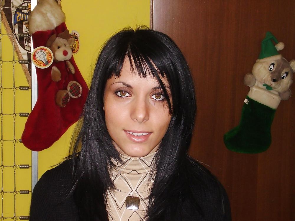 25P Italian Amateur Hairy Teen Exposed
