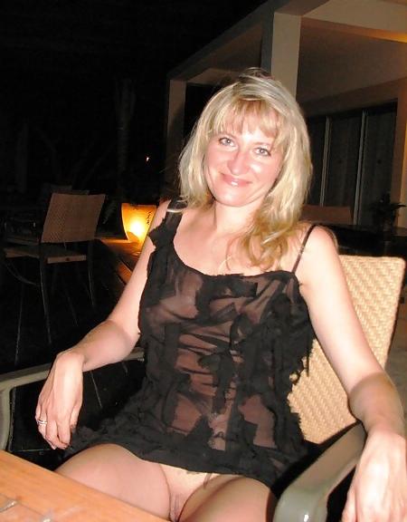 19P Amateur mature French lady Milaya.
