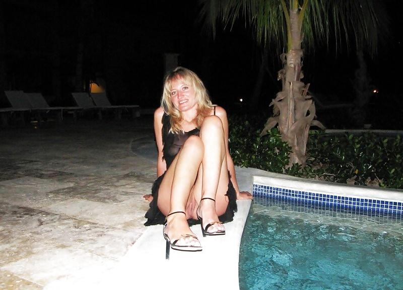 19P Amateur mature French lady Milaya.