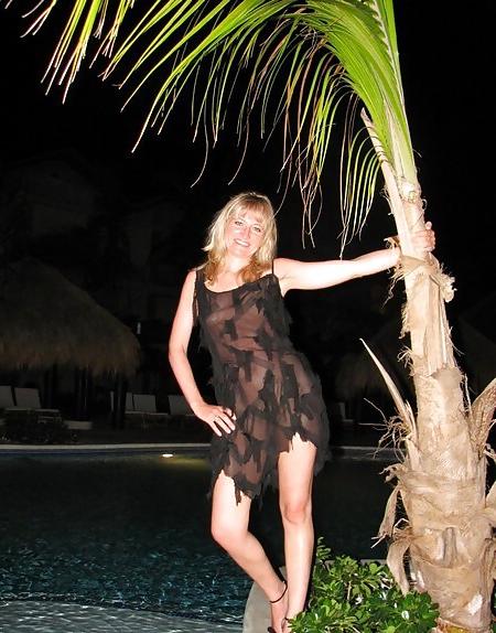 19P Amateur mature French lady Milaya.