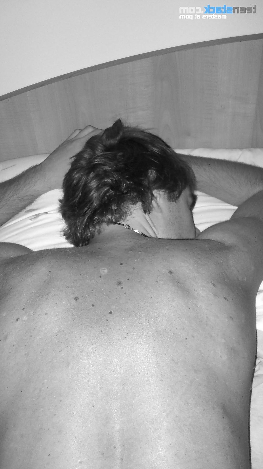25P Amateur couple fucking on vacation