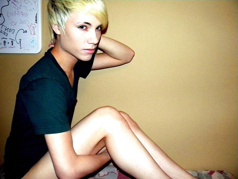19P Amateur shemale femboi...