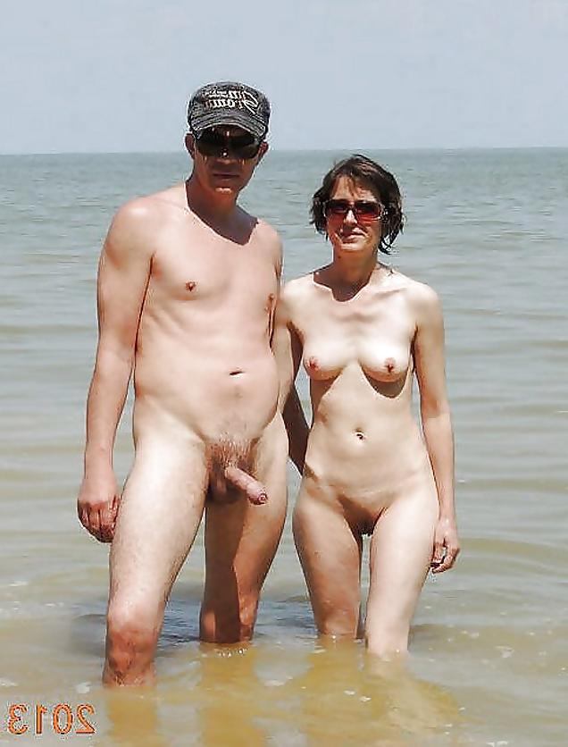 25P Amateur couples undressed