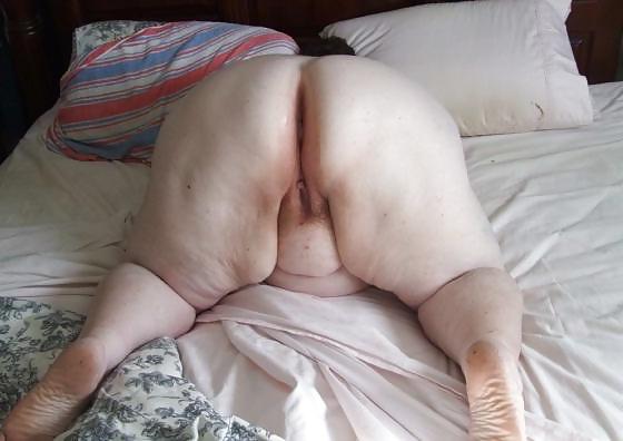 25P Amateur BBW ass show