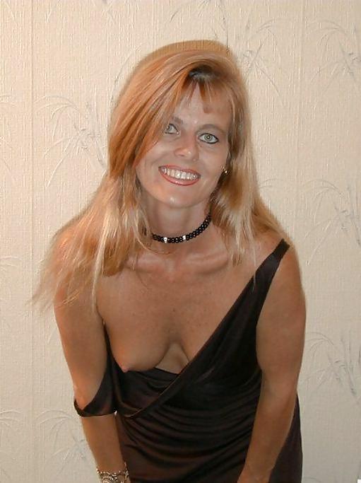 25P Only the best amateur mature ladies.84